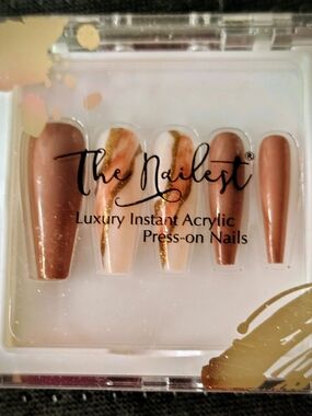 Luxury Instant Acrylic Press-On Nails - Nude & Gold Marble